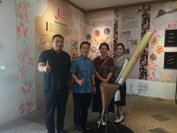 “海南黎锦工”劳务品牌走进马来西亚。受访者供图