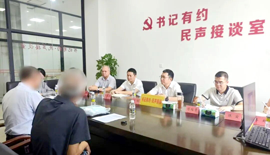 海南省民政厅党组书记、副厅长曾锋接访