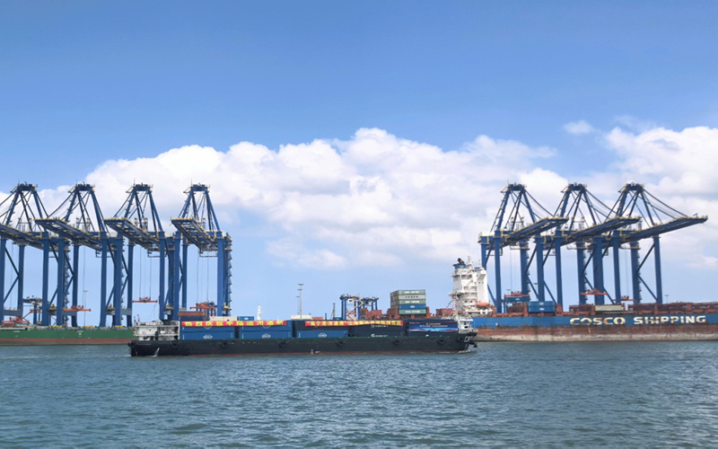 “南寧—海南洋浦”江海直達航線首航船舶安全靠泊洋浦港