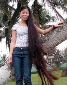 165厘米长发飘飘,海南<em>头发</em>最<em>长</em>的女人