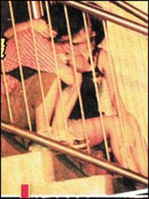 组图:<em>陈自瑶</em>与<em>女记者</em>激吻被偷拍