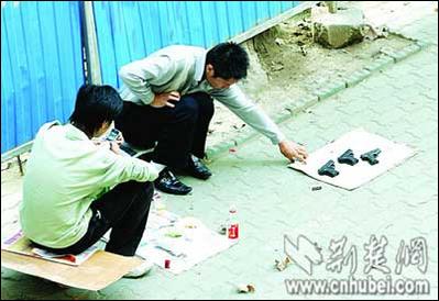 深圳<em>女公安局长</em>接受性贿赂案续:安惠君今受审
