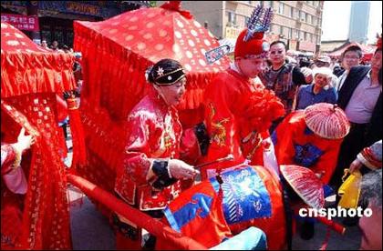 先后<em>脱掉</em>4<em>女孩</em>内裤欲施暴