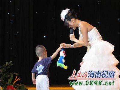 顾莉雅个人公益音乐会在海口市人大会堂举行