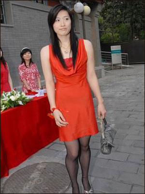罗雪娟出席派对+红裙<em>黑丝袜</em>谋杀菲林