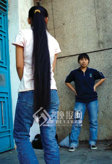 临高一女孩欲<em>卖</em>自己一米长<em>头发</em> 最低价500元